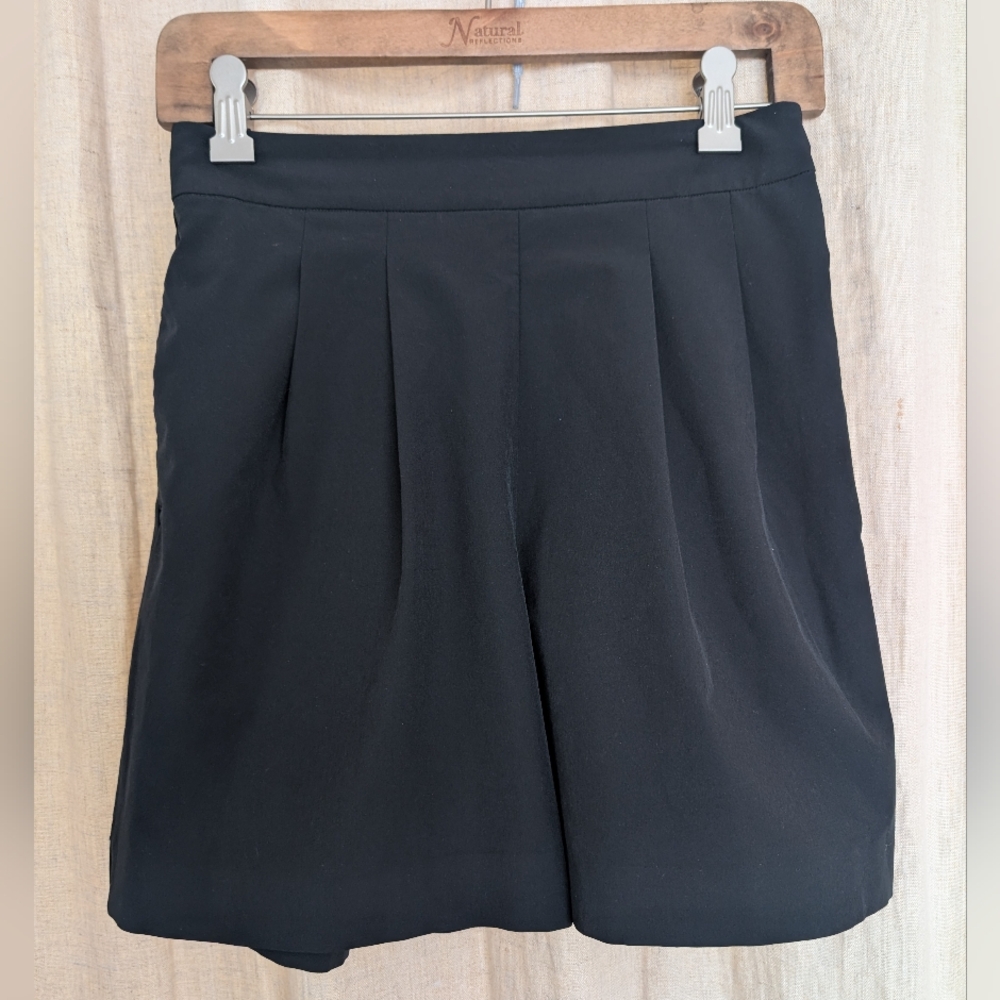 Kit And Ace Pleated Shorts